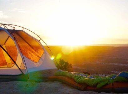 シュラフカバーのおすすめ人気7選！結露対策・保温力で冬キャンプも快眠できます！