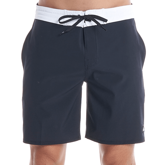 クイックシルバー 「THE BEACHSHORT 18NB」
