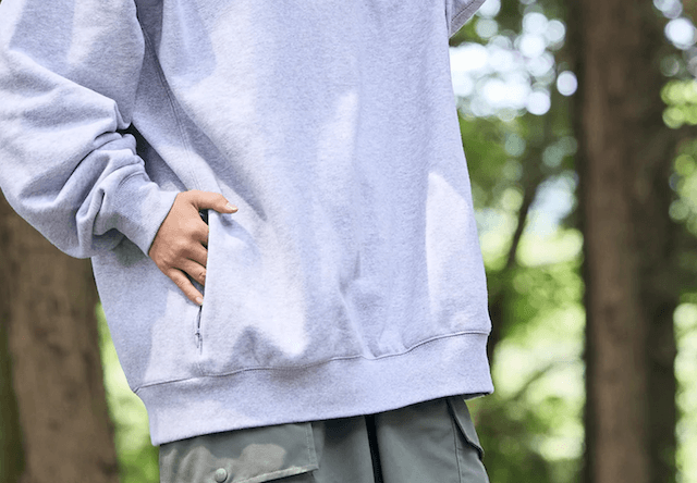 【WAQ x URBAN RESEARCH DOORSコラボ】 フィールドロゴスウェット